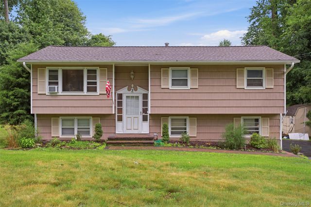 3 Larch Court, Suffern, NY 10901