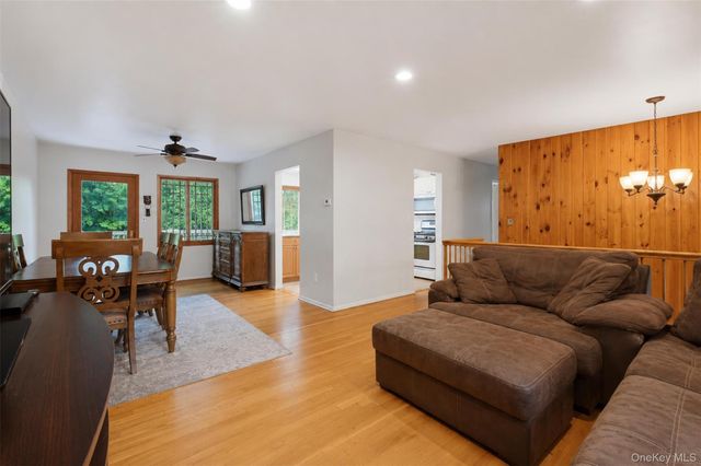 3 Larch Court, Suffern, NY 10901