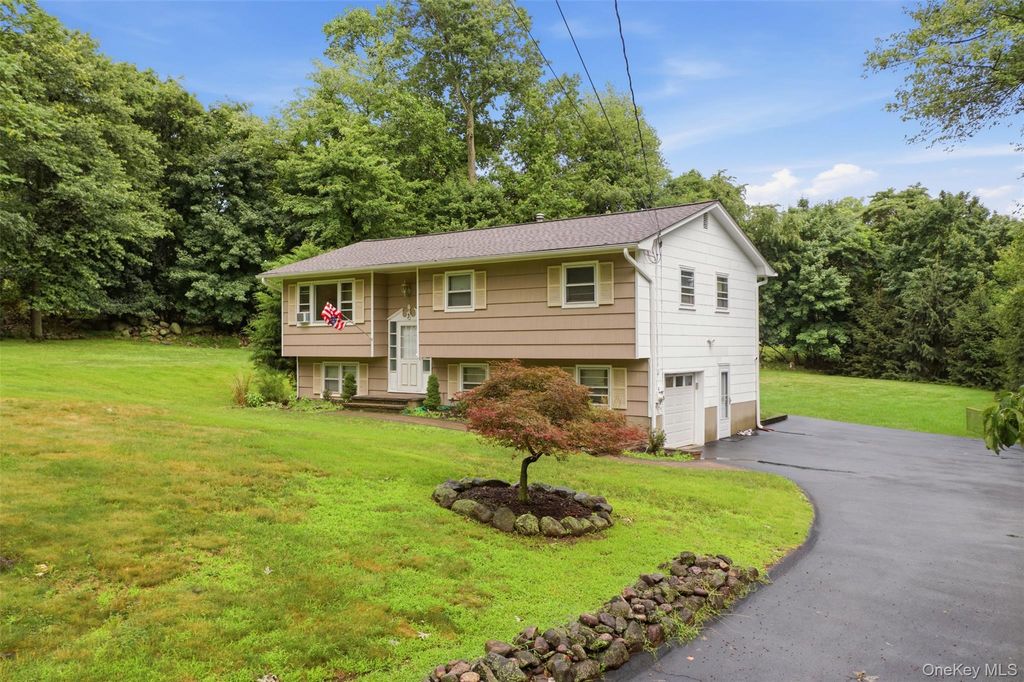 3 Larch Court, Suffern, NY 10901