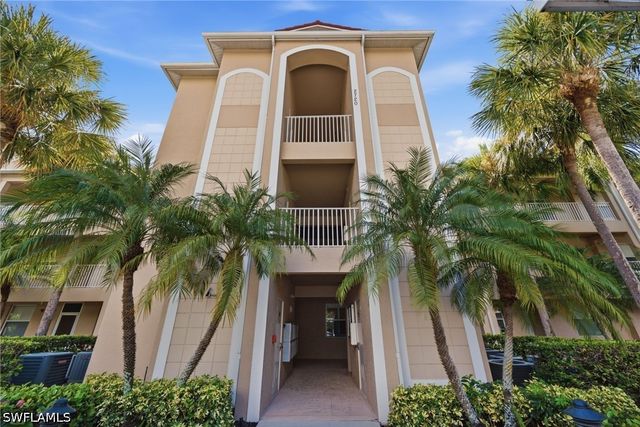 2720 Cypress Trace CIR 2915, Naples, FL 34119