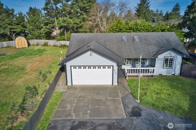 122 Aquila Court SW, Ocean Shores, WA 98569