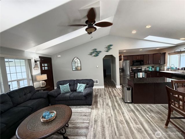 122 Aquila Court SW, Ocean Shores, WA 98569