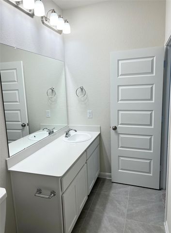 705 Seabreeze Drive, Kemah, TX 77565