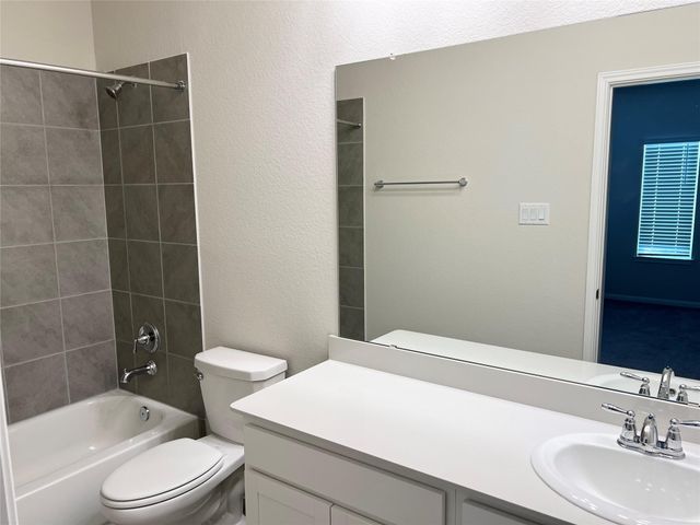 705 Seabreeze Drive, Kemah, TX 77565