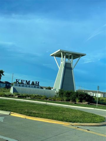 705 Seabreeze Drive, Kemah, TX 77565