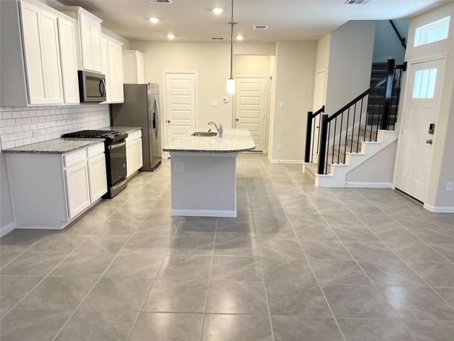 705 Seabreeze Drive, Kemah, TX 77565
