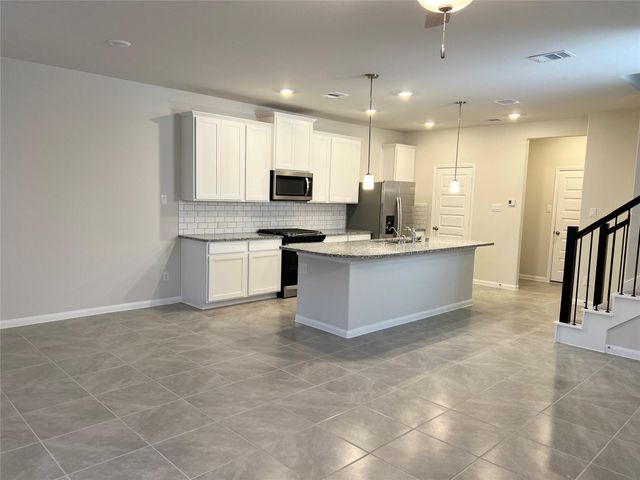 705 Seabreeze Drive, Kemah, TX 77565