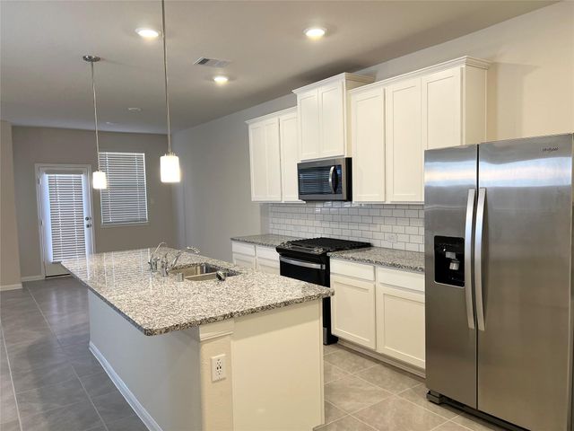 705 Seabreeze Drive, Kemah, TX 77565