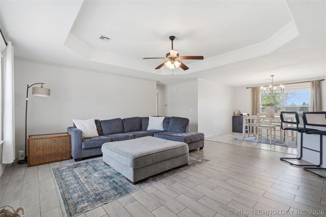 12015 N 195th East Avenue, Collinsville, OK 74021