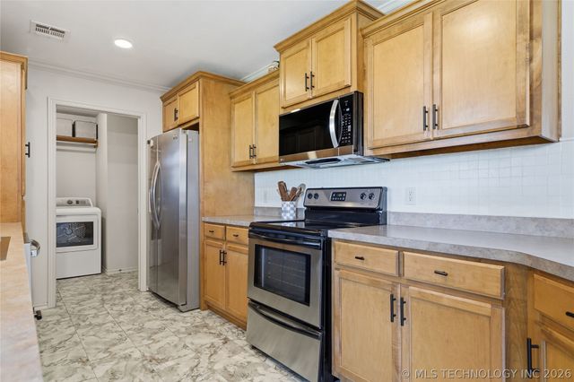 12015 N 195th East Avenue, Collinsville, OK 74021