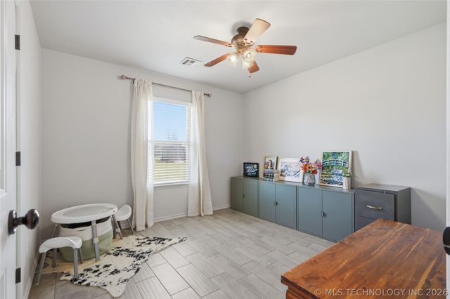12015 N 195th East Avenue, Collinsville, OK 74021