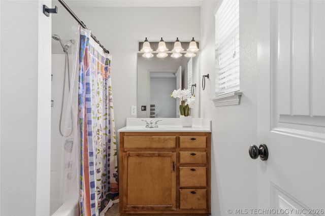 12015 N 195th East Avenue, Collinsville, OK 74021