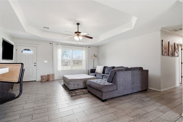 12015 N 195th East Avenue, Collinsville, OK 74021