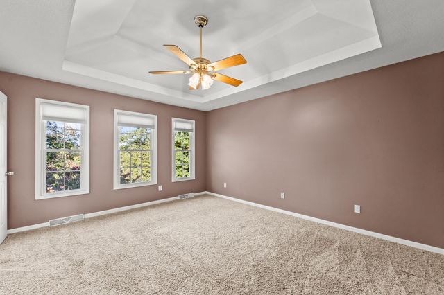 1606 INDEPENDENCE DR, Jefferson City, MO 65109