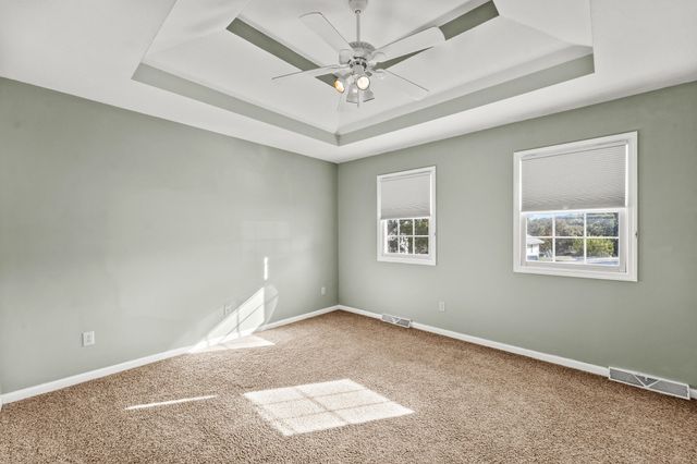 1606 INDEPENDENCE DR, Jefferson City, MO 65109