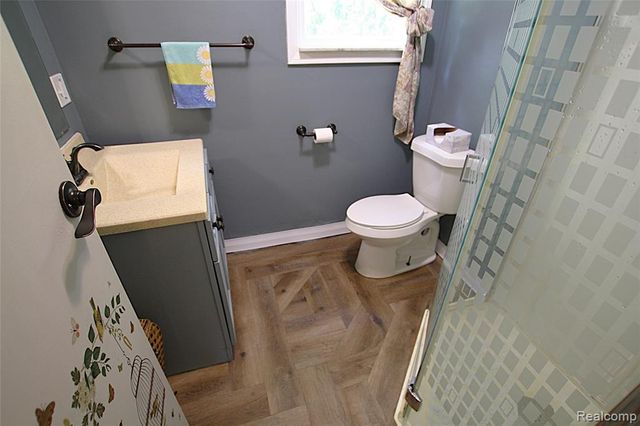 5349 E Carpenter Road, Flint, MI 48506