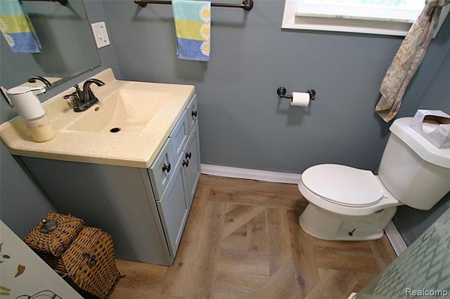 5349 E Carpenter Road, Flint, MI 48506