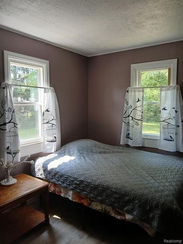 5349 E Carpenter Road, Flint, MI 48506