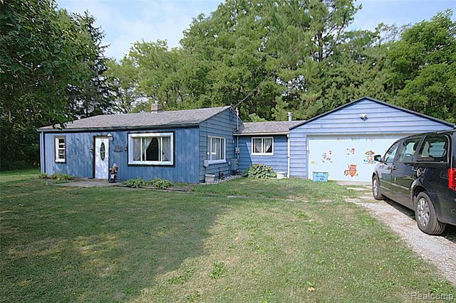 5349 E Carpenter Road, Flint, MI 48506
