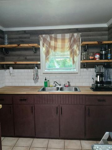 5349 E Carpenter Road, Flint, MI 48506