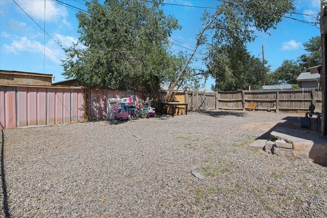 221 58th Street NW, Albuquerque, NM 87105