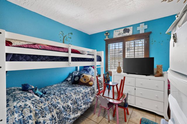 221 58th Street NW, Albuquerque, NM 87105