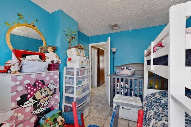 221 58th Street NW, Albuquerque, NM 87105