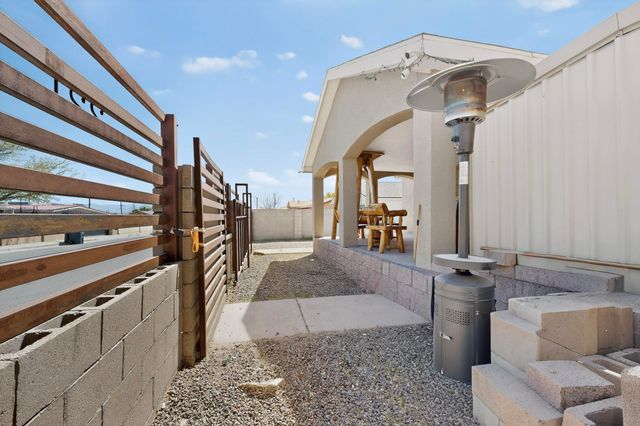 221 58th Street NW, Albuquerque, NM 87105