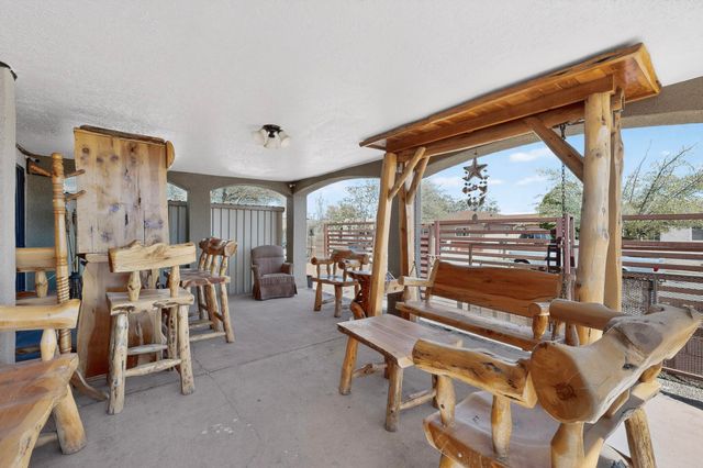 221 58th Street NW, Albuquerque, NM 87105