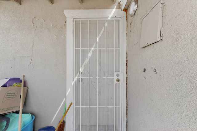 221 58th Street NW, Albuquerque, NM 87105