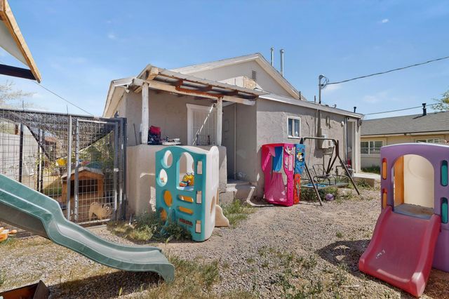 221 58th Street NW, Albuquerque, NM 87105