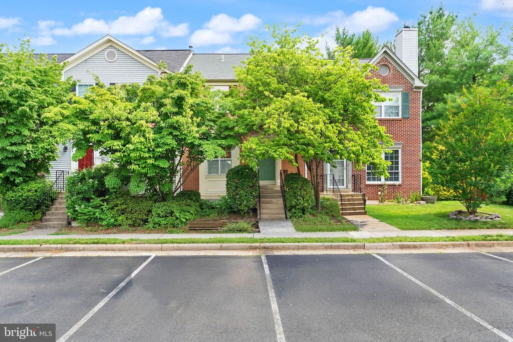 734 BALLS BLUFF RD NE, Leesburg, VA 20176