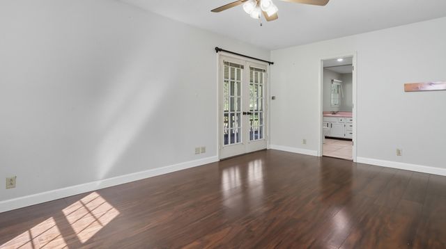 1157 Chateau Drive, West Plains, MO 65775