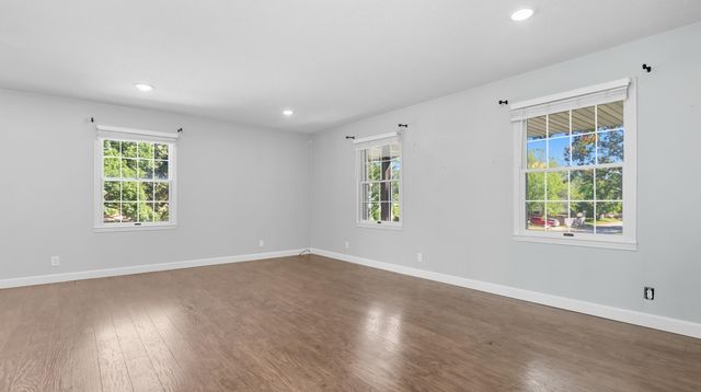 1157 Chateau Drive, West Plains, MO 65775