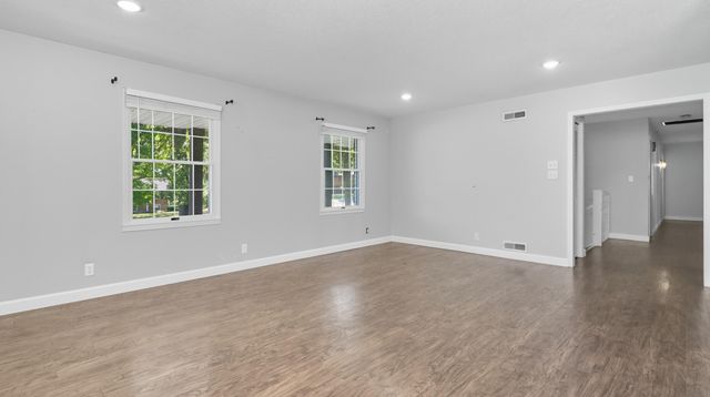 1157 Chateau Drive, West Plains, MO 65775