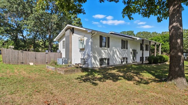 1157 Chateau Drive, West Plains, MO 65775