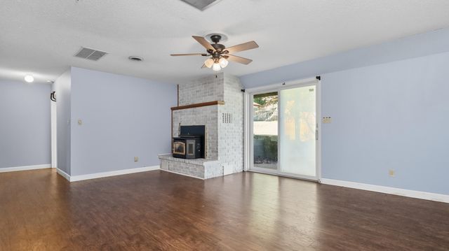 1157 Chateau Drive, West Plains, MO 65775