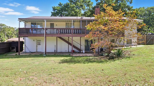 1157 Chateau Drive, West Plains, MO 65775