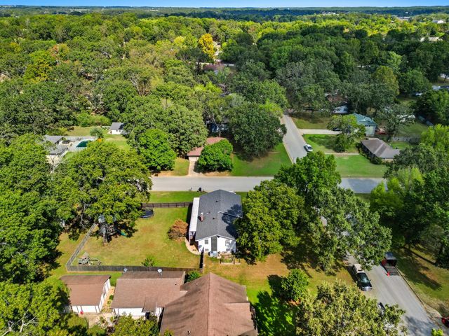 1157 Chateau Drive, West Plains, MO 65775