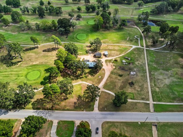 1157 Chateau Drive, West Plains, MO 65775