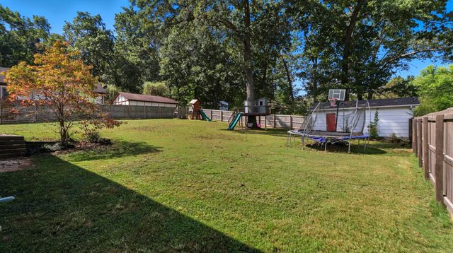 1157 Chateau Drive, West Plains, MO 65775