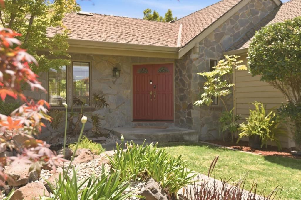 Image 2 of property listing at 1112 Grimley Lane, San Jose, CA 95120