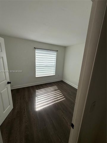 5199 NW 7th St 111, Miami, FL 33126