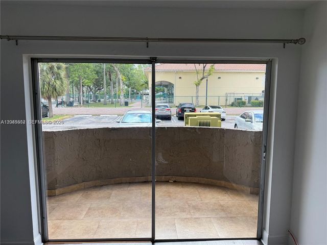 5199 NW 7th St 111, Miami, FL 33126