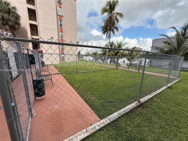 5199 NW 7th St 111, Miami, FL 33126