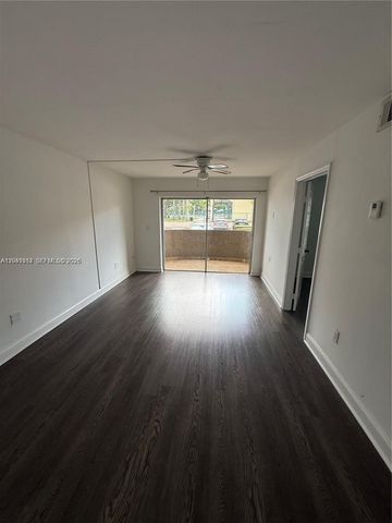 5199 NW 7th St 111, Miami, FL 33126