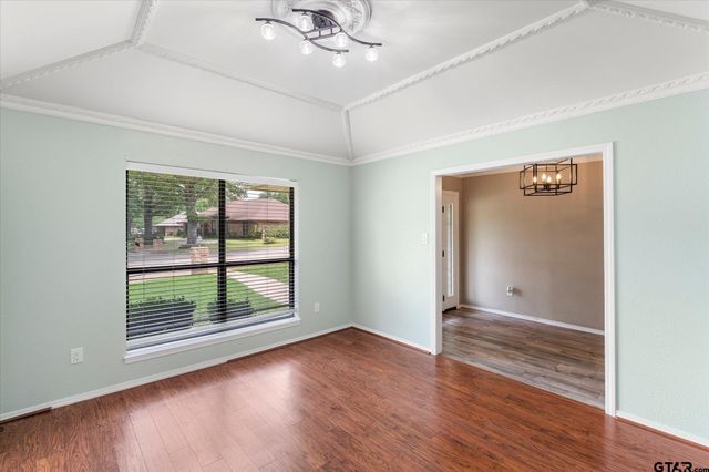 4509 Lakeside Drive, Mt Pleasant, TX 75455
