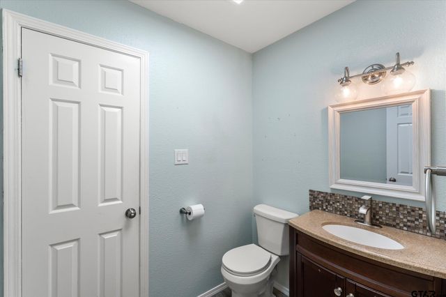 4509 Lakeside Drive, Mt Pleasant, TX 75455