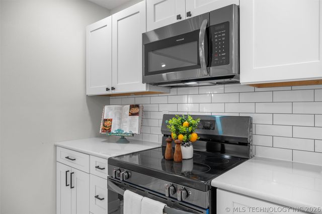 1625 East Drive, Bartlesville, OK 74006