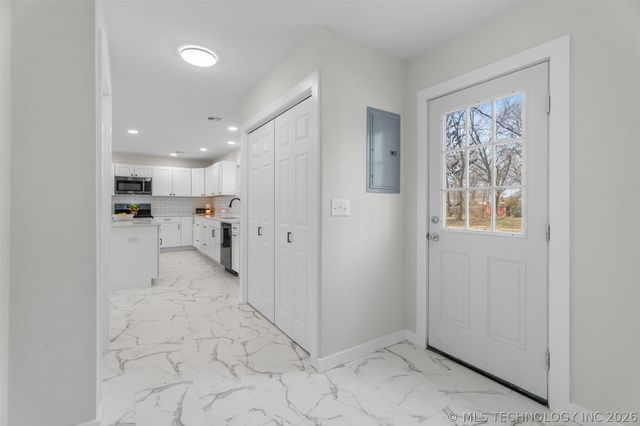 1625 East Drive, Bartlesville, OK 74006